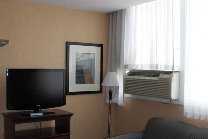 Room 10 of 74