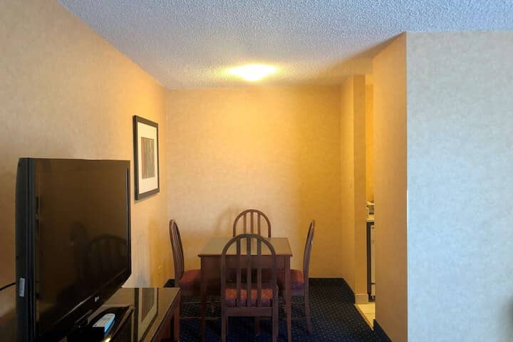Room 43 of 74