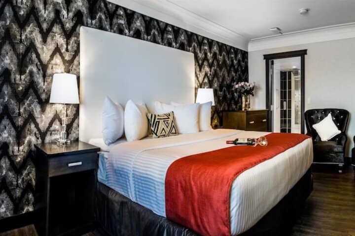 Room 4 of 89