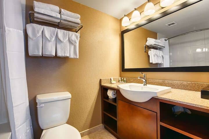Room 53 of 74