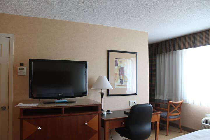 Room 37 of 74
